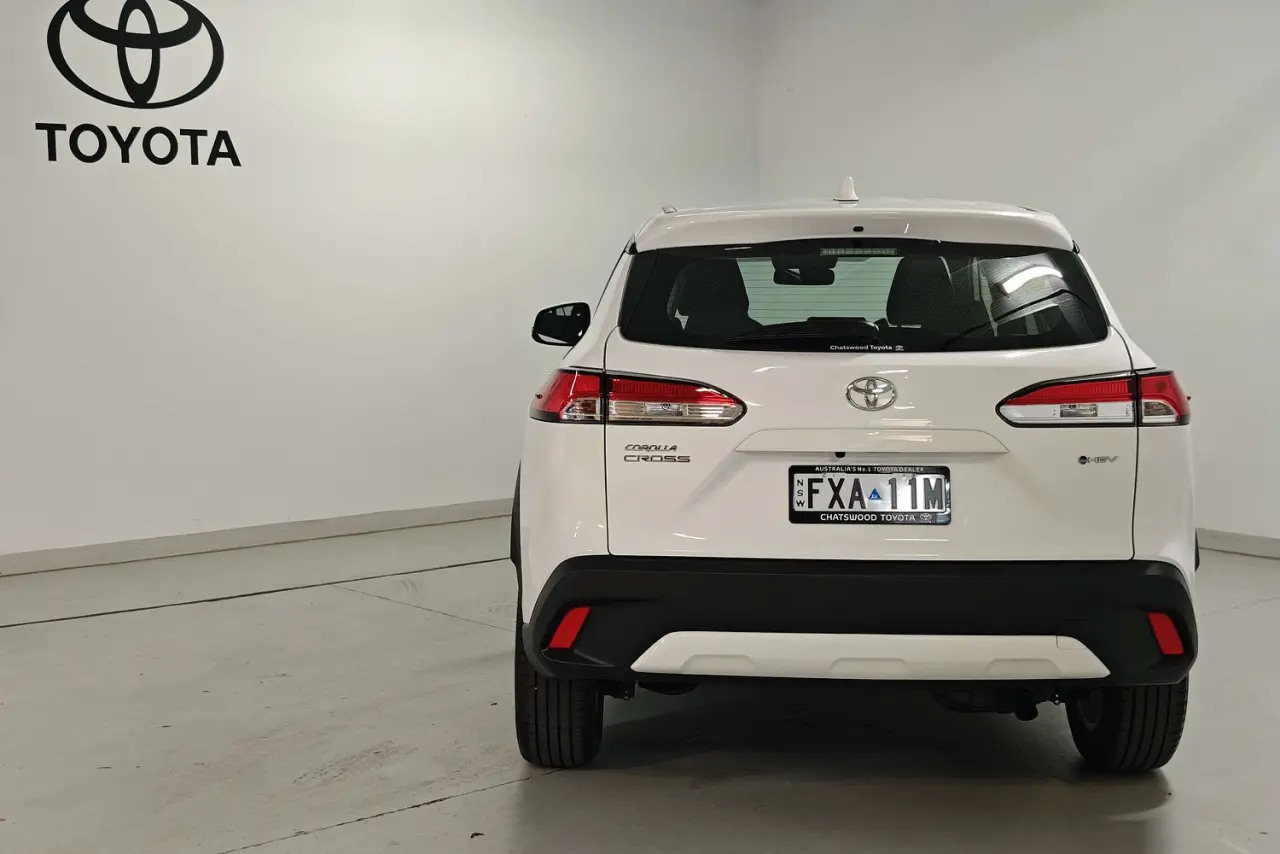 2025 Toyota Corolla Cross Gallery Image 7