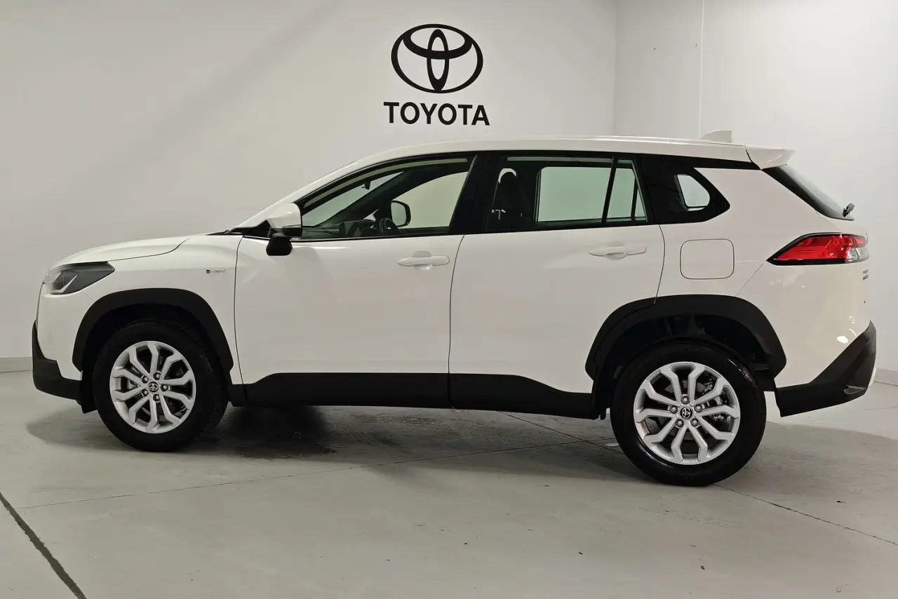 2025 Toyota Corolla Cross Gallery Image 9