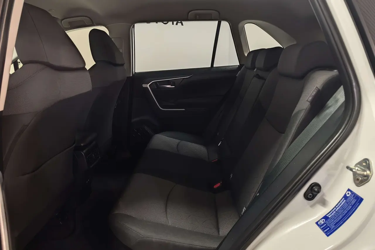 2025 Toyota RAV4 Gallery Image 13