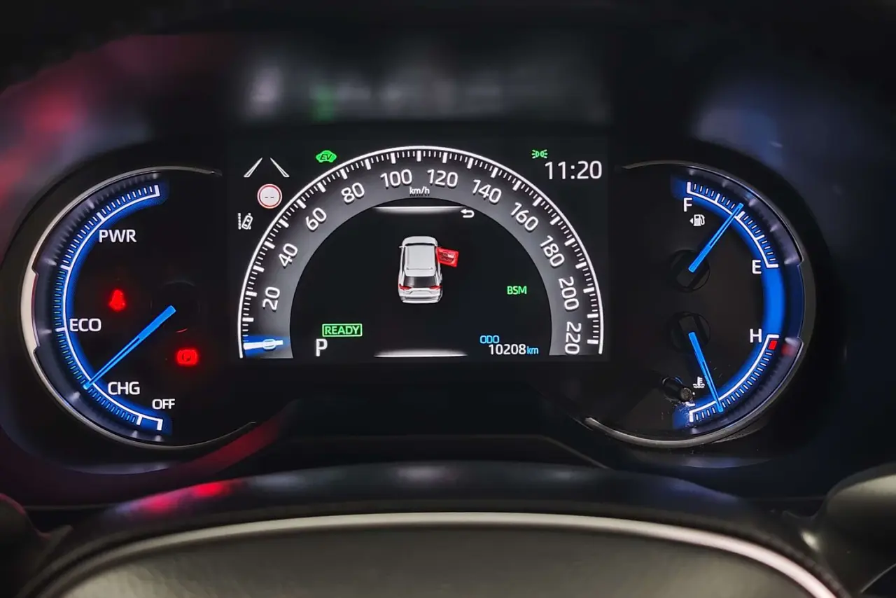 2025 Toyota RAV4 Gallery Image 17