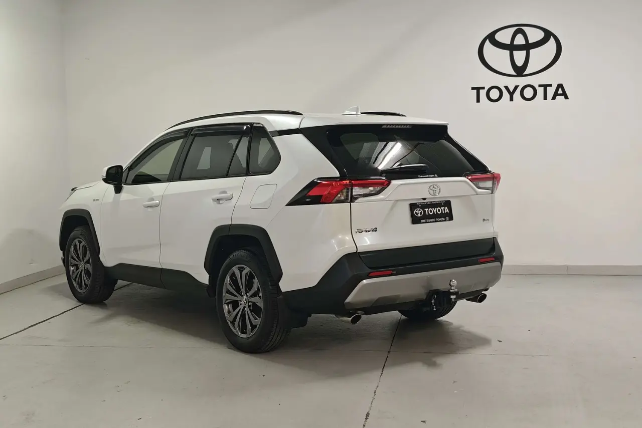 2025 Toyota RAV4 Gallery Image 6