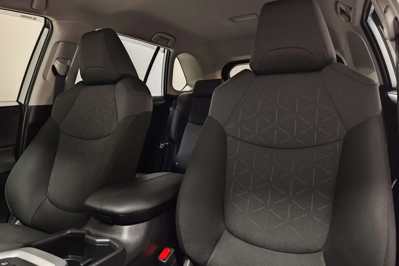 2025 Toyota RAV4 Gallery Image 15