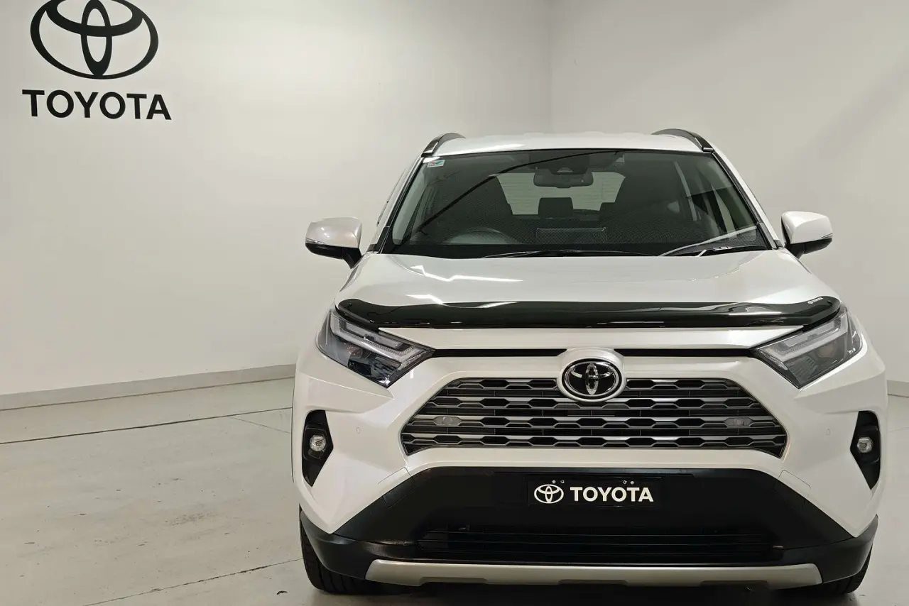 2025 Toyota RAV4 Gallery Image 2