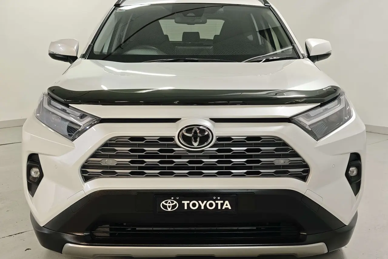 2025 Toyota RAV4 Gallery Image 3