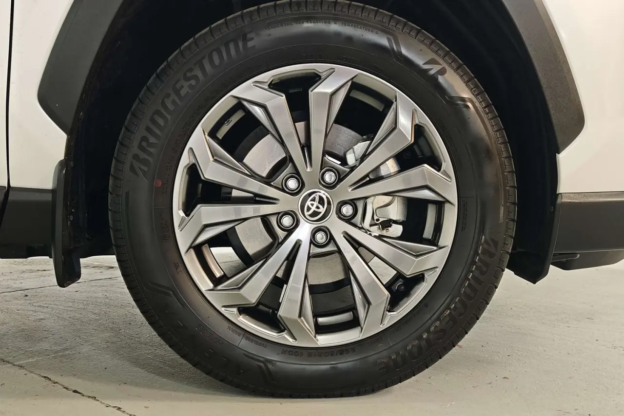 2025 Toyota RAV4 Gallery Image 5