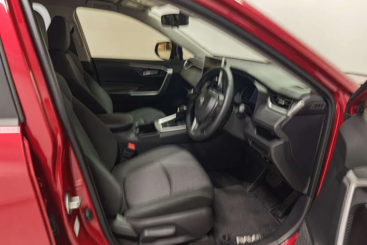 2025 Toyota RAV4 Gallery Image 10