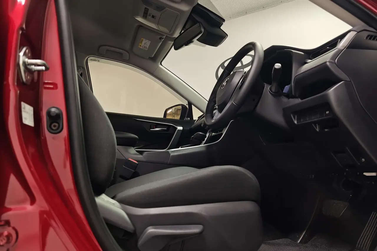 2025 Toyota RAV4 Gallery Image 21