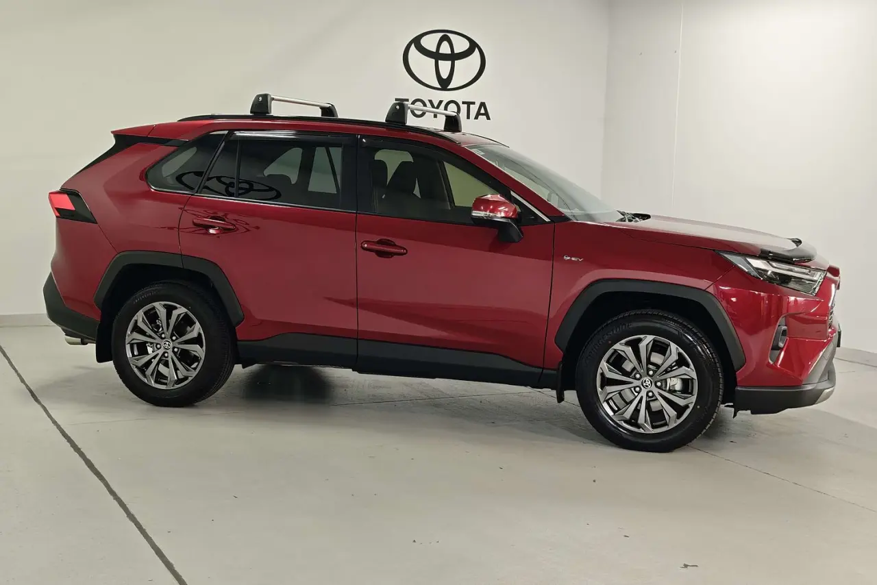 2025 Toyota RAV4 Gallery Image 4