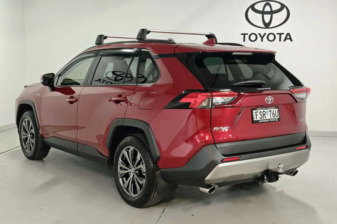 2025 Toyota RAV4 Gallery Image 6