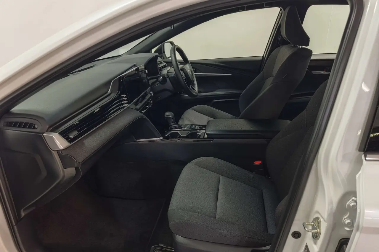 2025 Toyota Camry Gallery Image 14