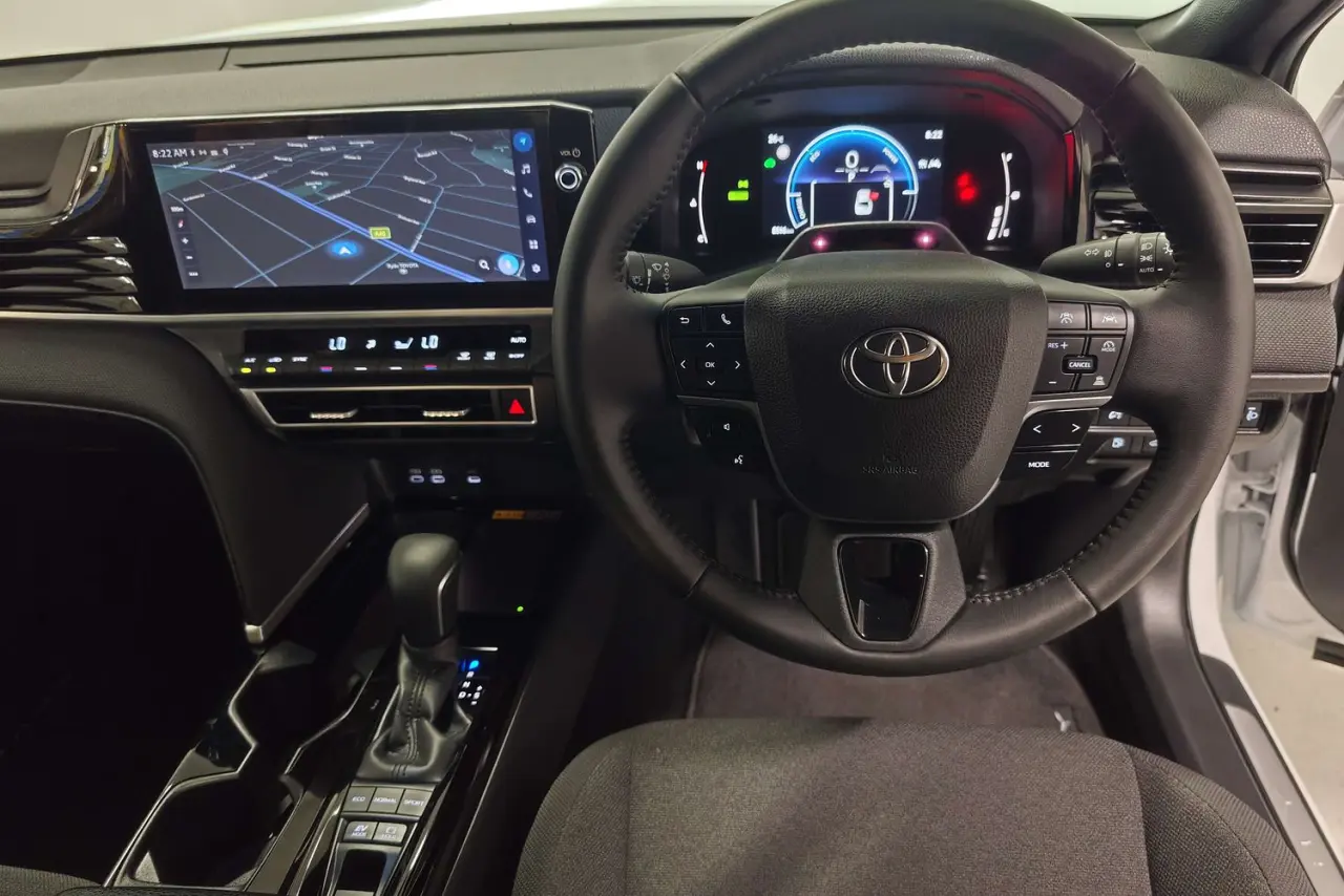 2025 Toyota Camry Gallery Image 16