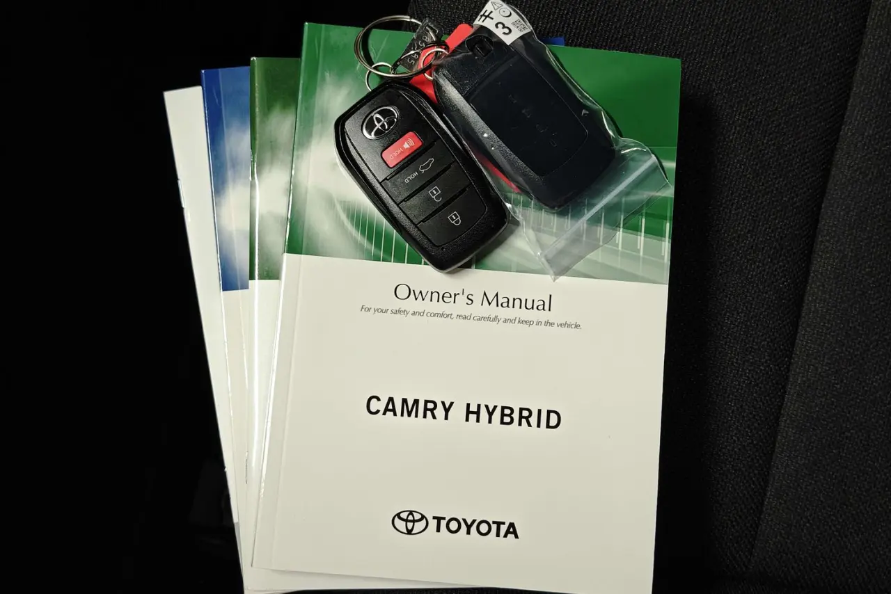 2025 Toyota Camry Gallery Image 21