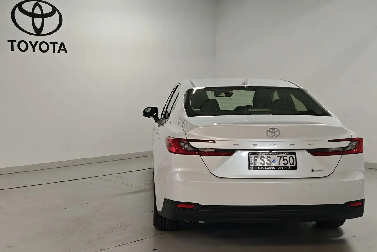 2025 Toyota Camry Gallery Image 7