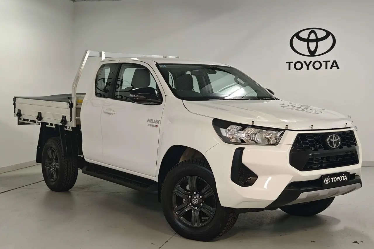 2025 Toyota Hilux Gallery Image 1