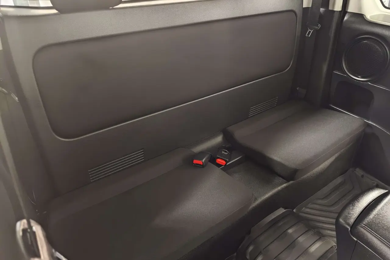 2025 Toyota Hilux Gallery Image 11