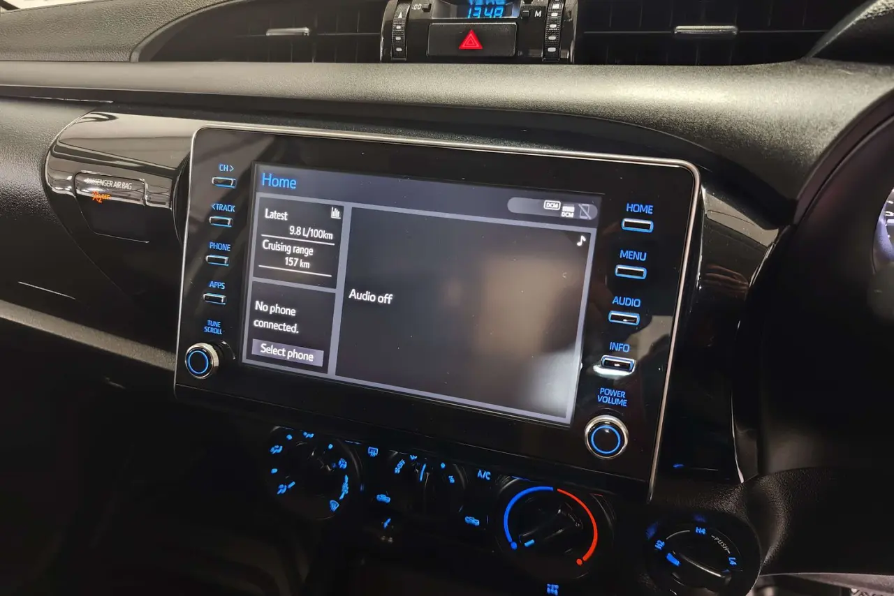 2025 Toyota Hilux Gallery Image 18