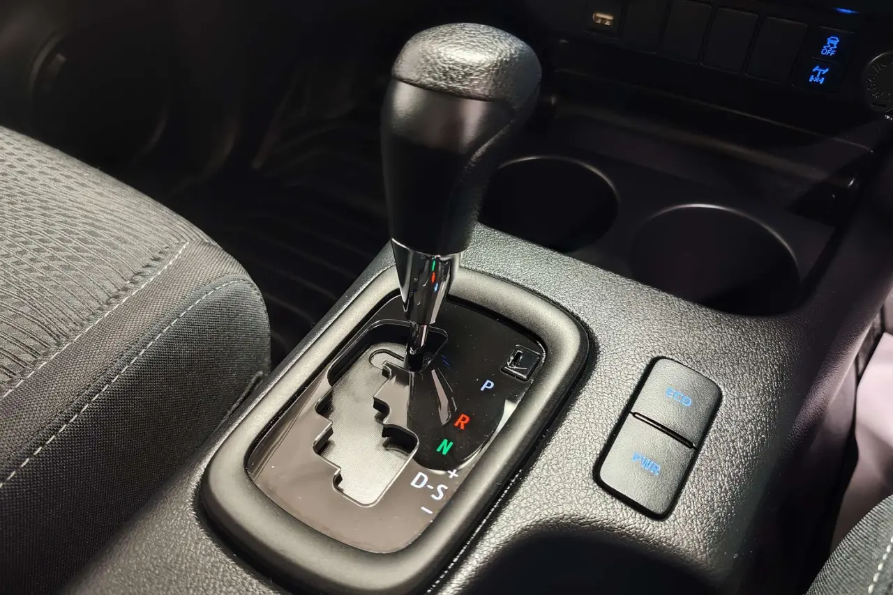 2025 Toyota Hilux Gallery Image 19