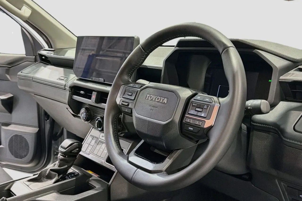 2025 Toyota Hilux Gallery Image 14