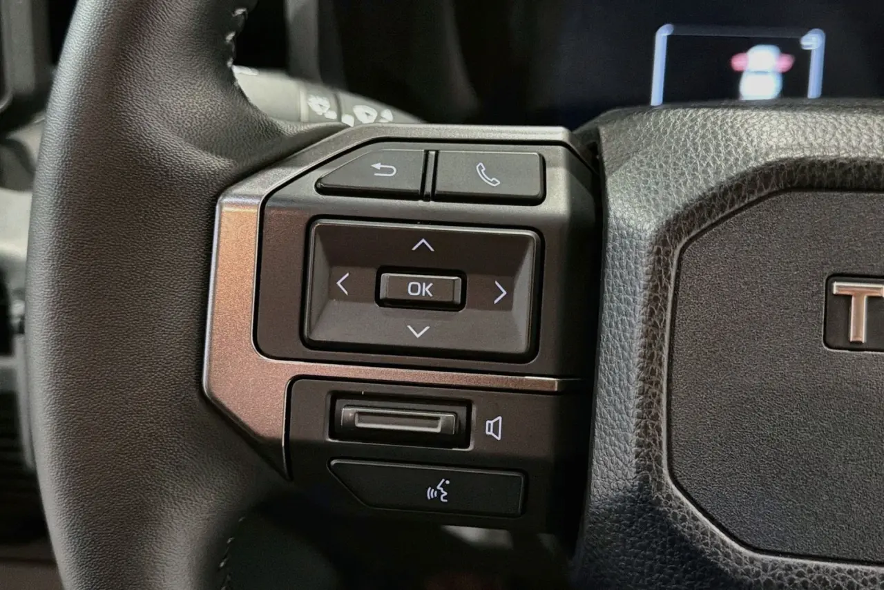 2025 Toyota Hilux Gallery Image 19