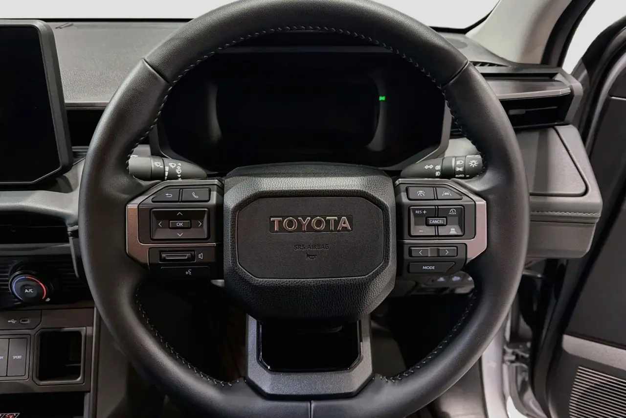 2025 Toyota Hilux Gallery Image 21