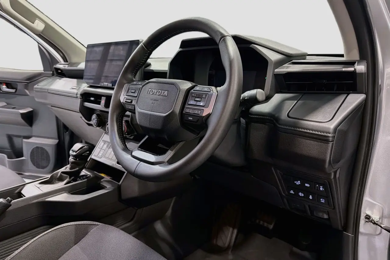 2025 Toyota Hilux Gallery Image 23