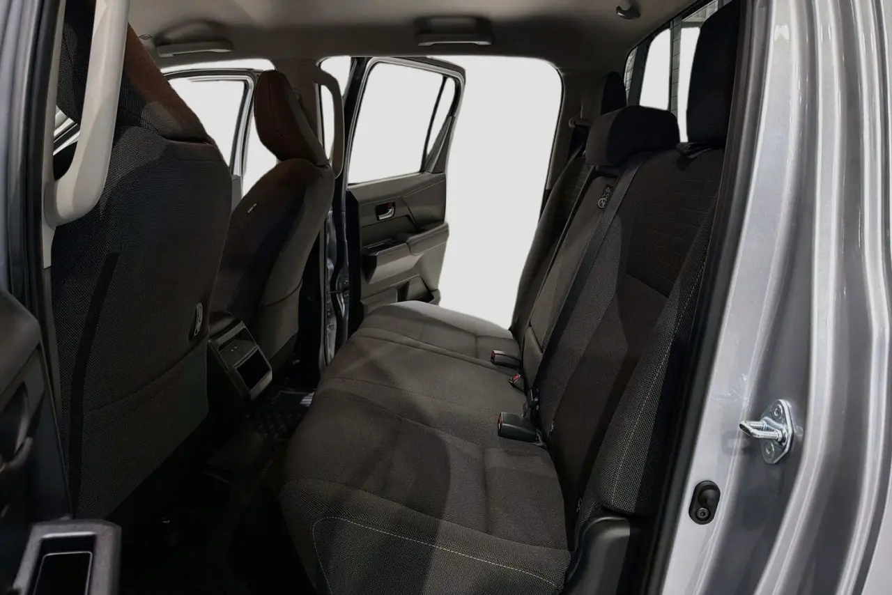 2025 Toyota Hilux Gallery Image 26