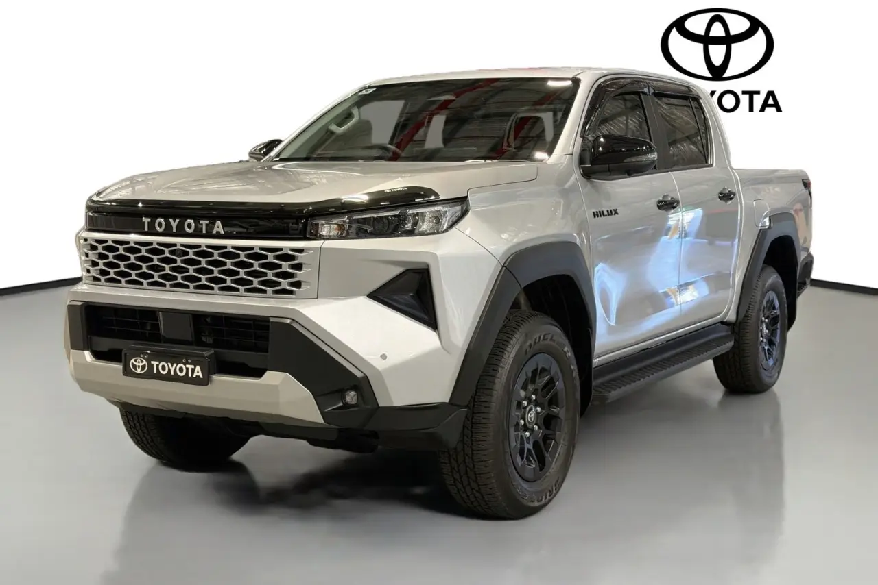 2025 Toyota Hilux Gallery Image 4