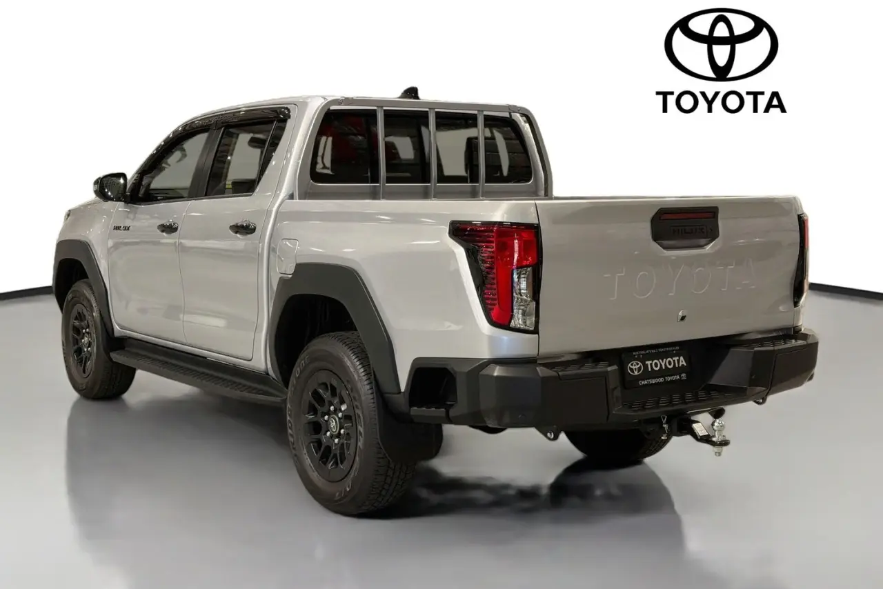 2025 Toyota Hilux Gallery Image 6