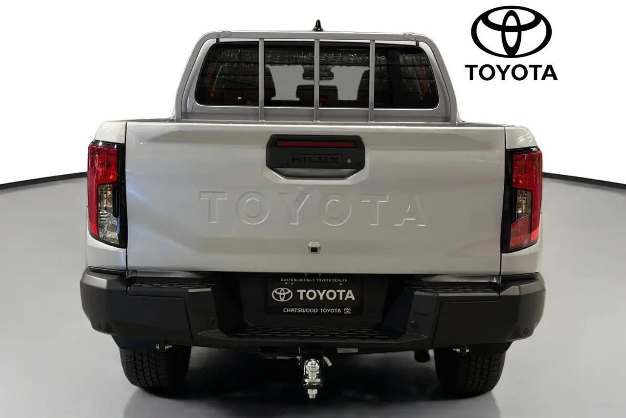 2025 Toyota Hilux Gallery Image 7