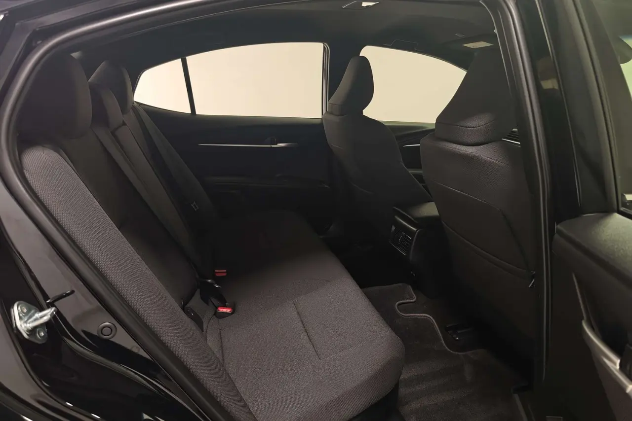 2025 Toyota Camry Gallery Image 11