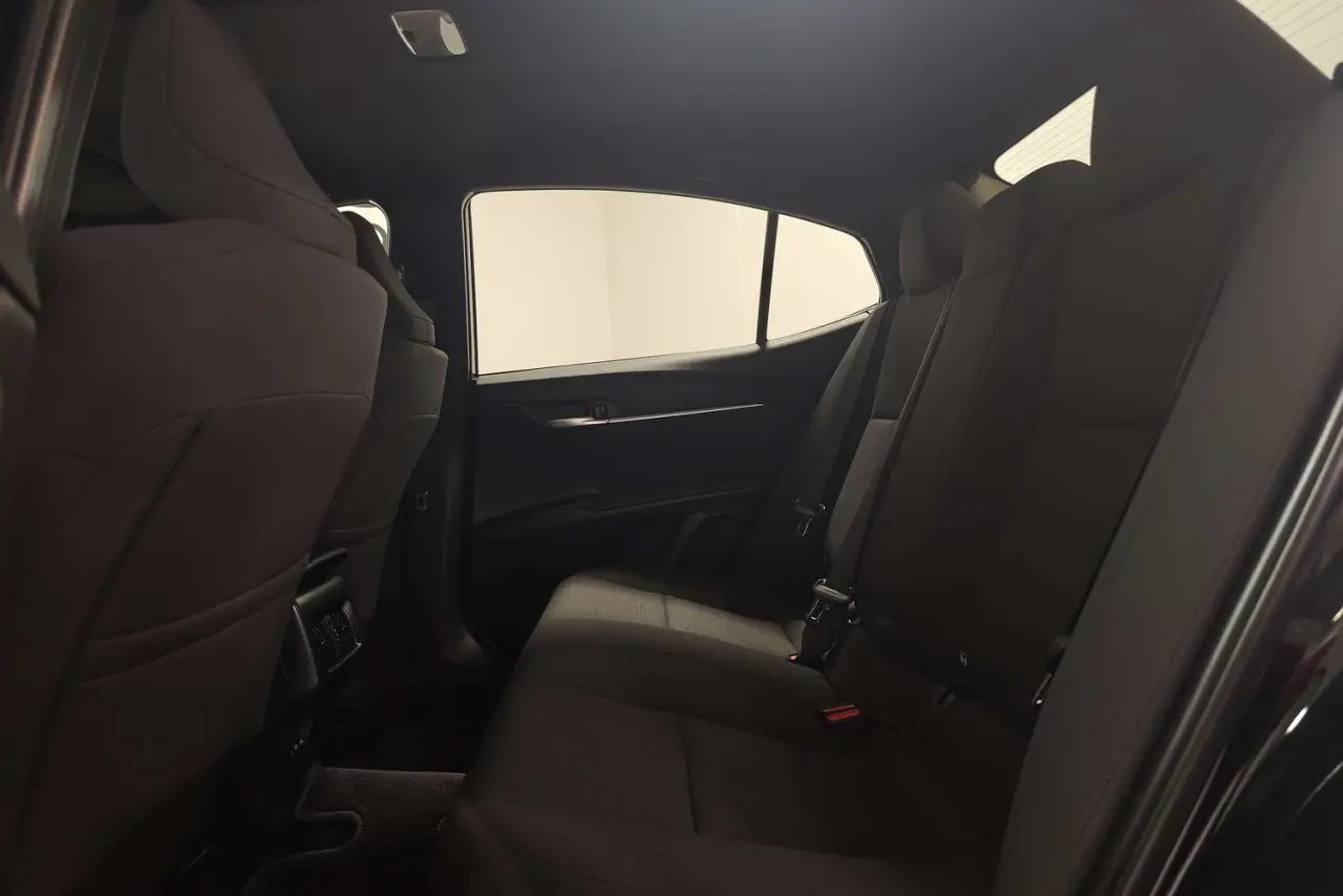 2025 Toyota Camry Gallery Image 13