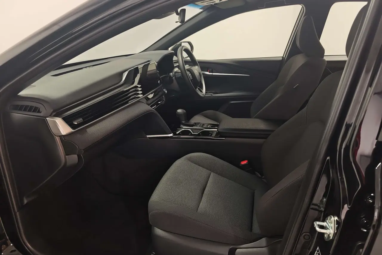 2025 Toyota Camry Gallery Image 14