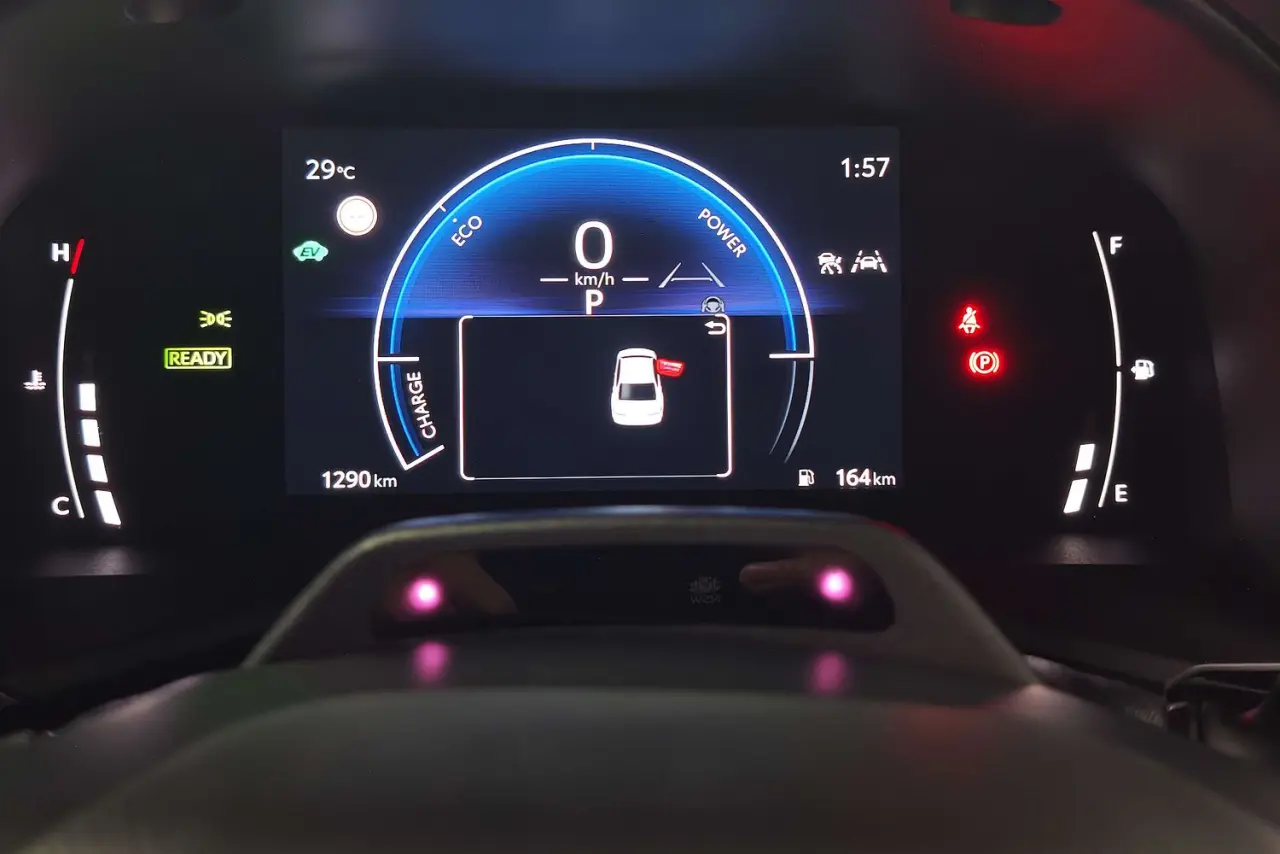 2025 Toyota Camry Gallery Image 17