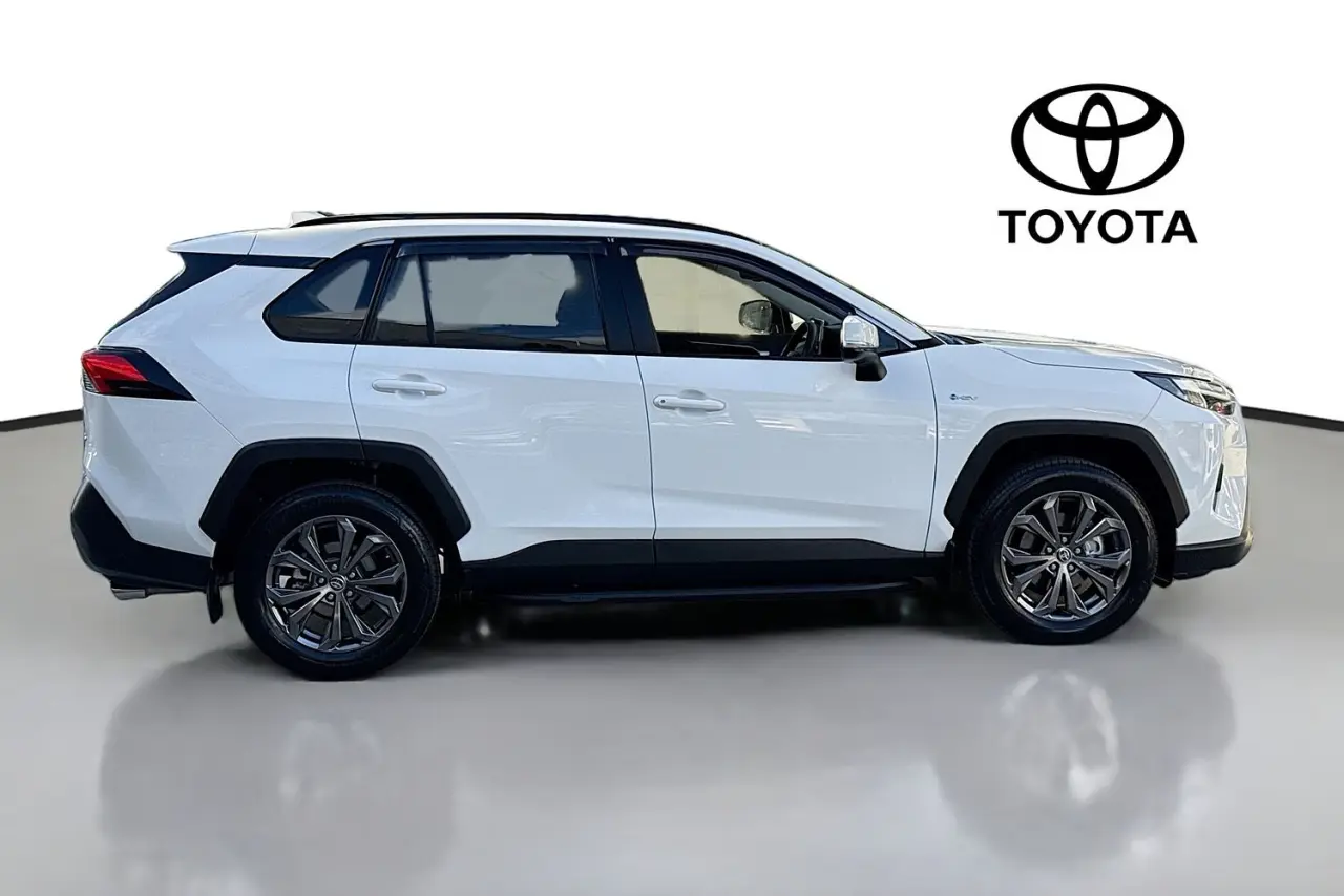 2025 Toyota RAV4 Gallery Image 11