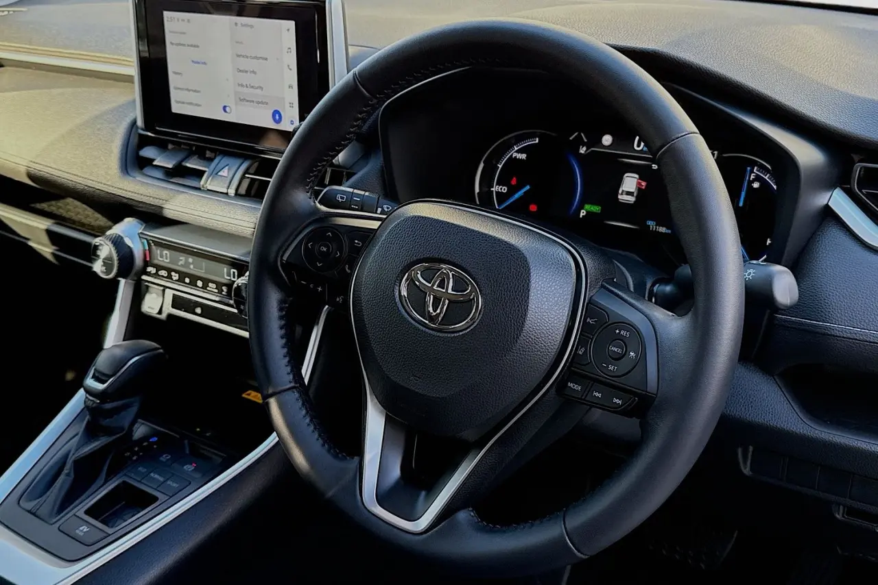 2025 Toyota RAV4 Gallery Image 13
