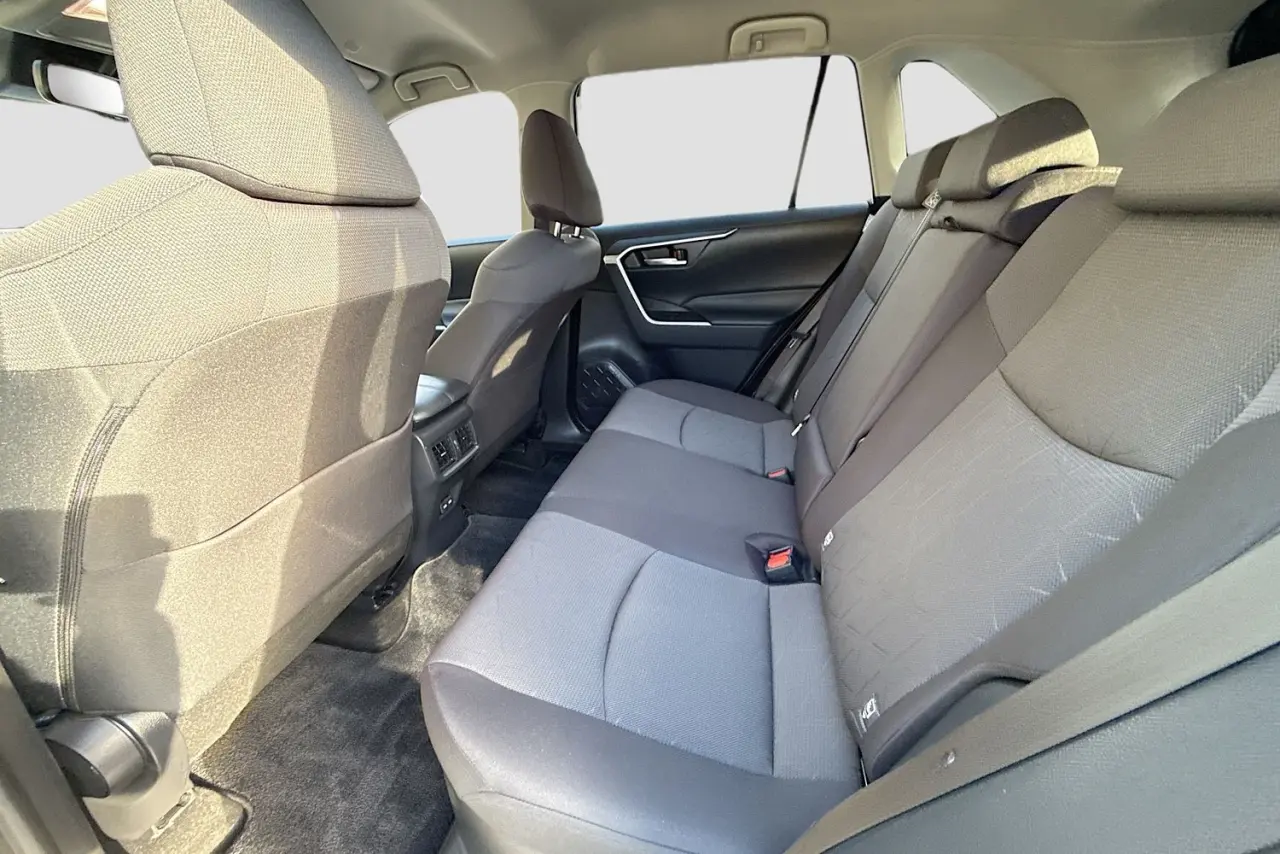 2025 Toyota RAV4 Gallery Image 24
