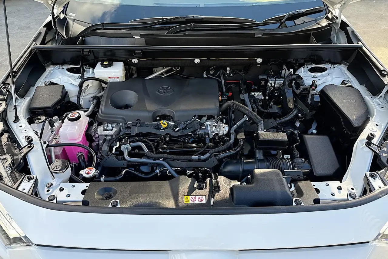 2025 Toyota RAV4 Gallery Image 27