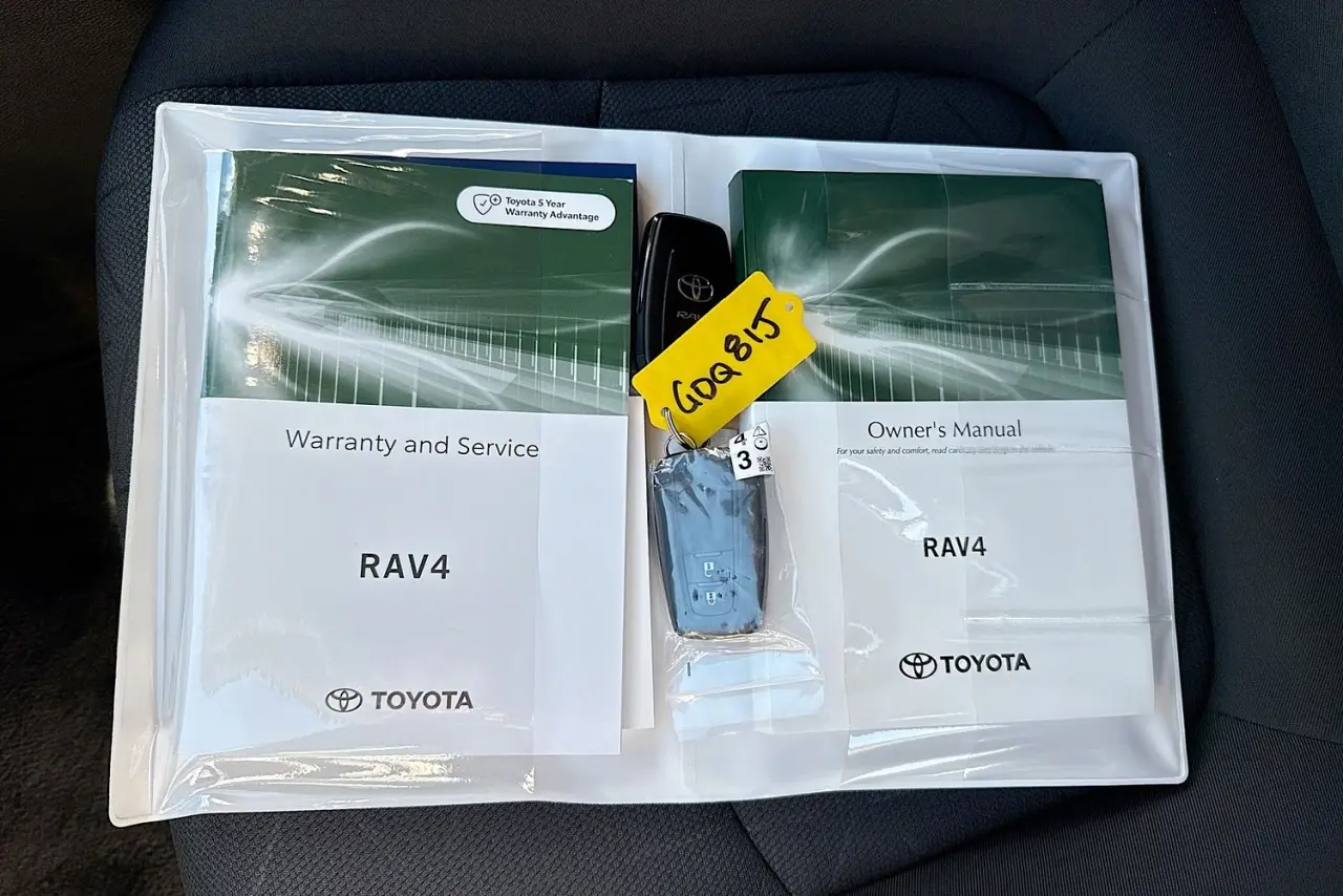 2025 Toyota RAV4 Gallery Image 28