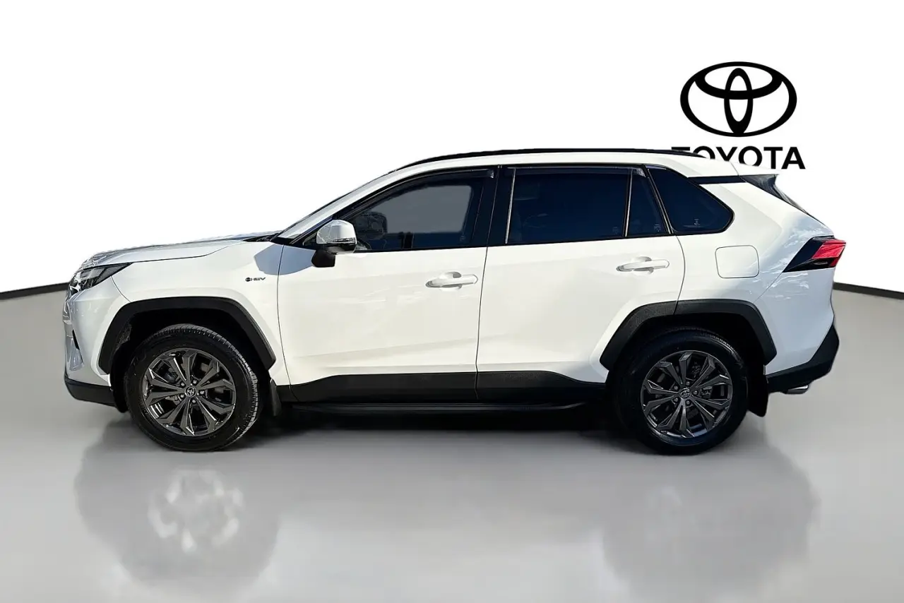2025 Toyota RAV4 Gallery Image 5
