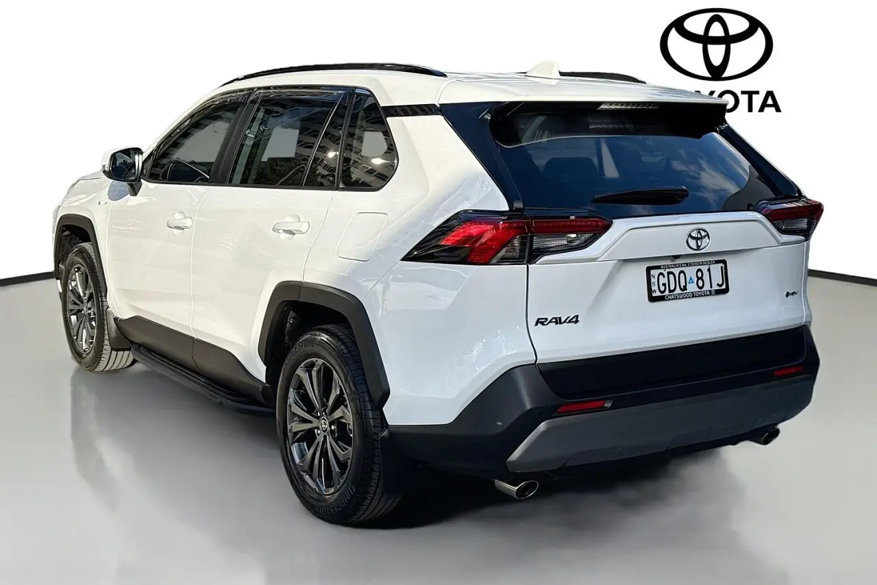 2025 Toyota RAV4 Gallery Image 6