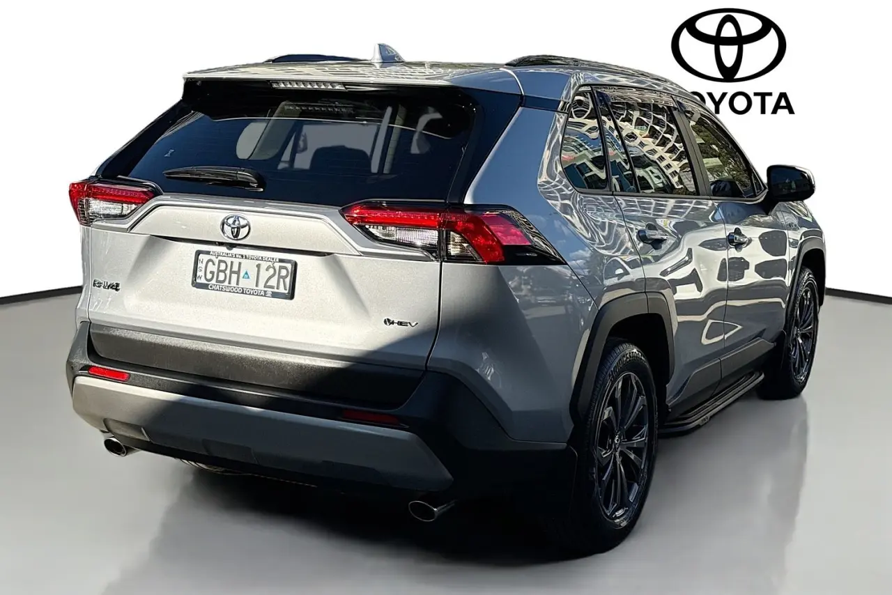 2025 Toyota RAV4 Gallery Image 10