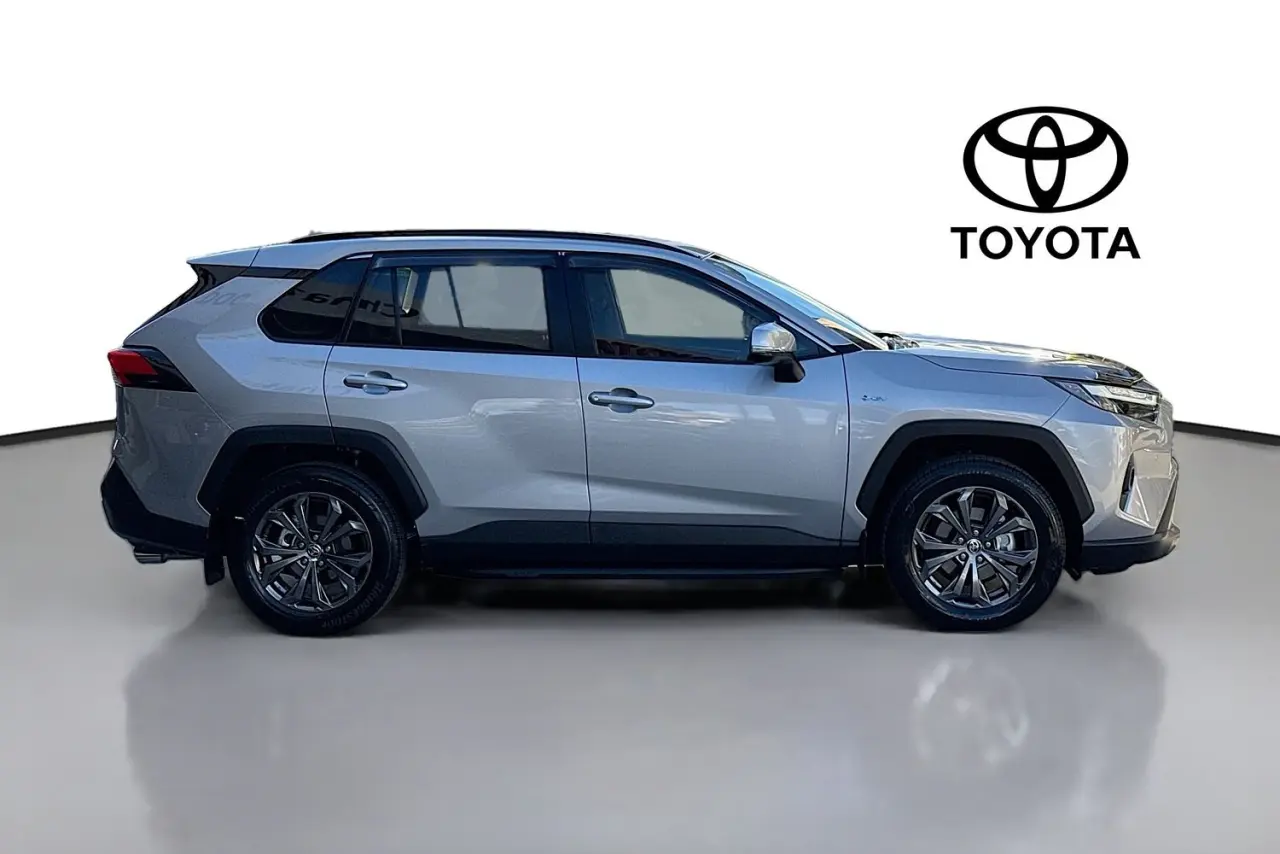 2025 Toyota RAV4 Gallery Image 11