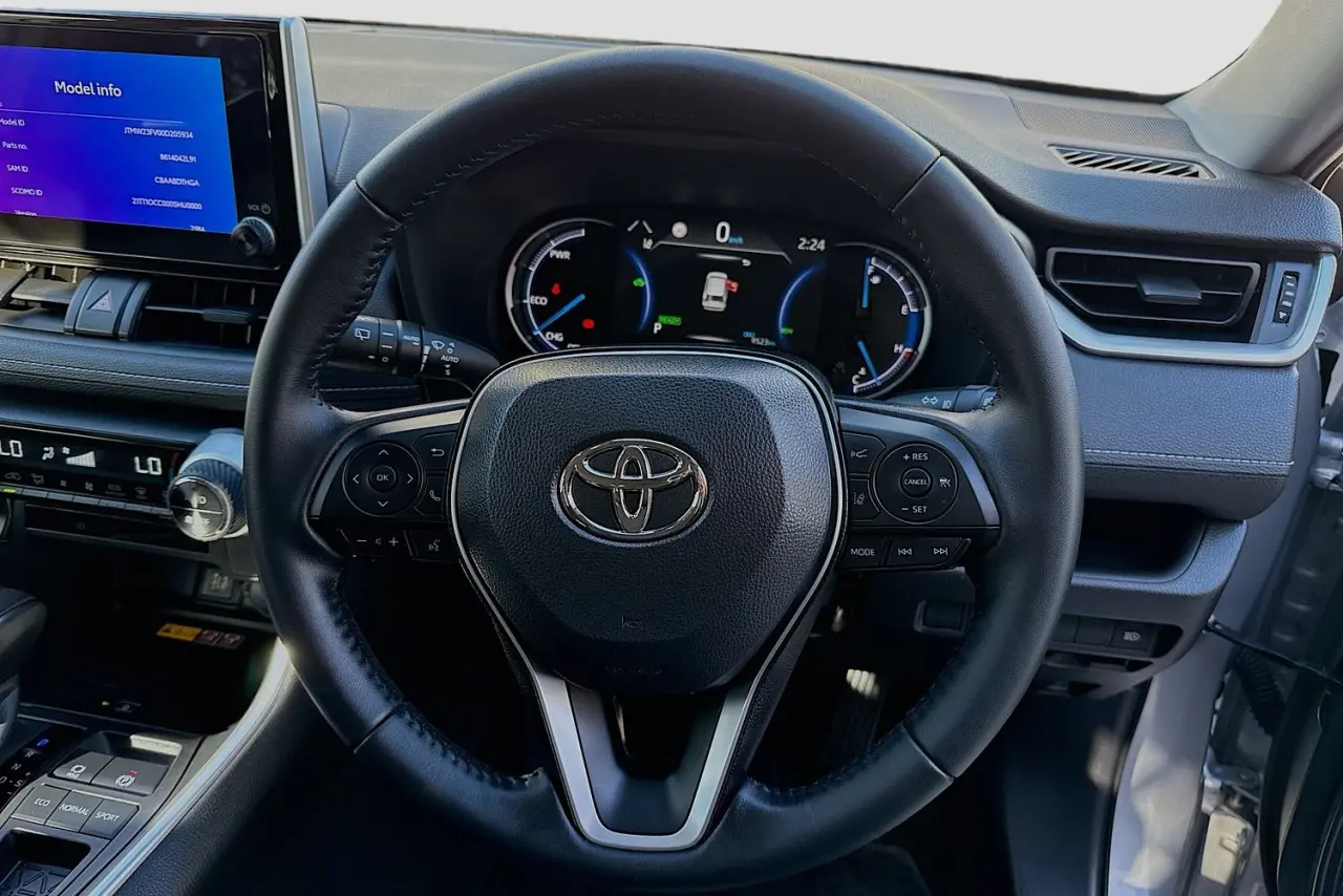 2025 Toyota RAV4 Gallery Image 19