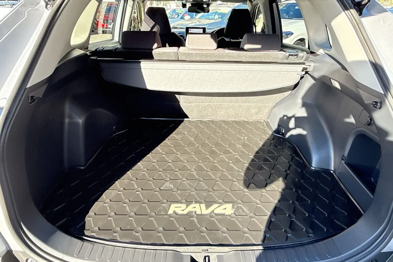 2025 Toyota RAV4 Gallery Image 25