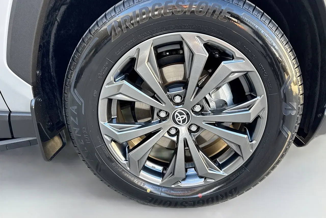 2025 Toyota RAV4 Gallery Image 26
