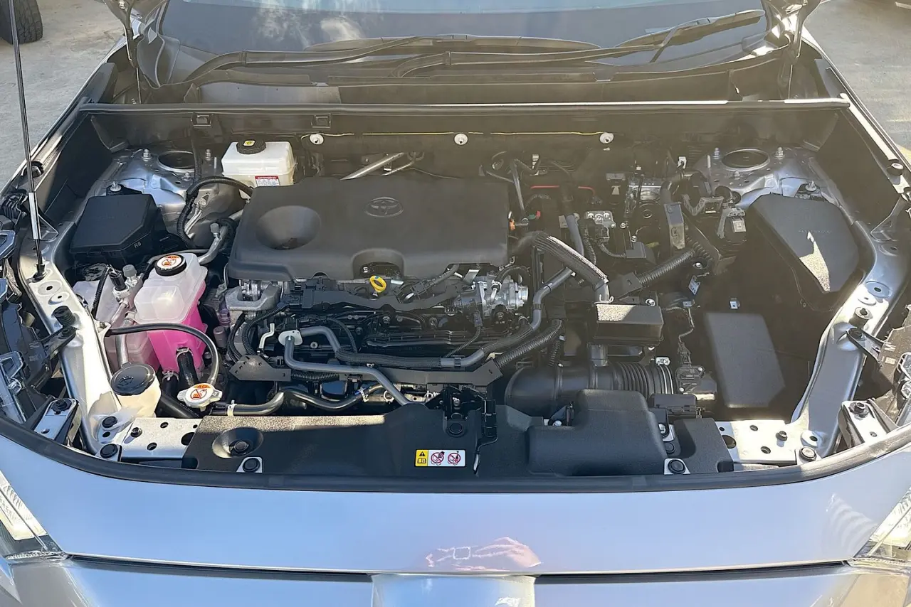 2025 Toyota RAV4 Gallery Image 27