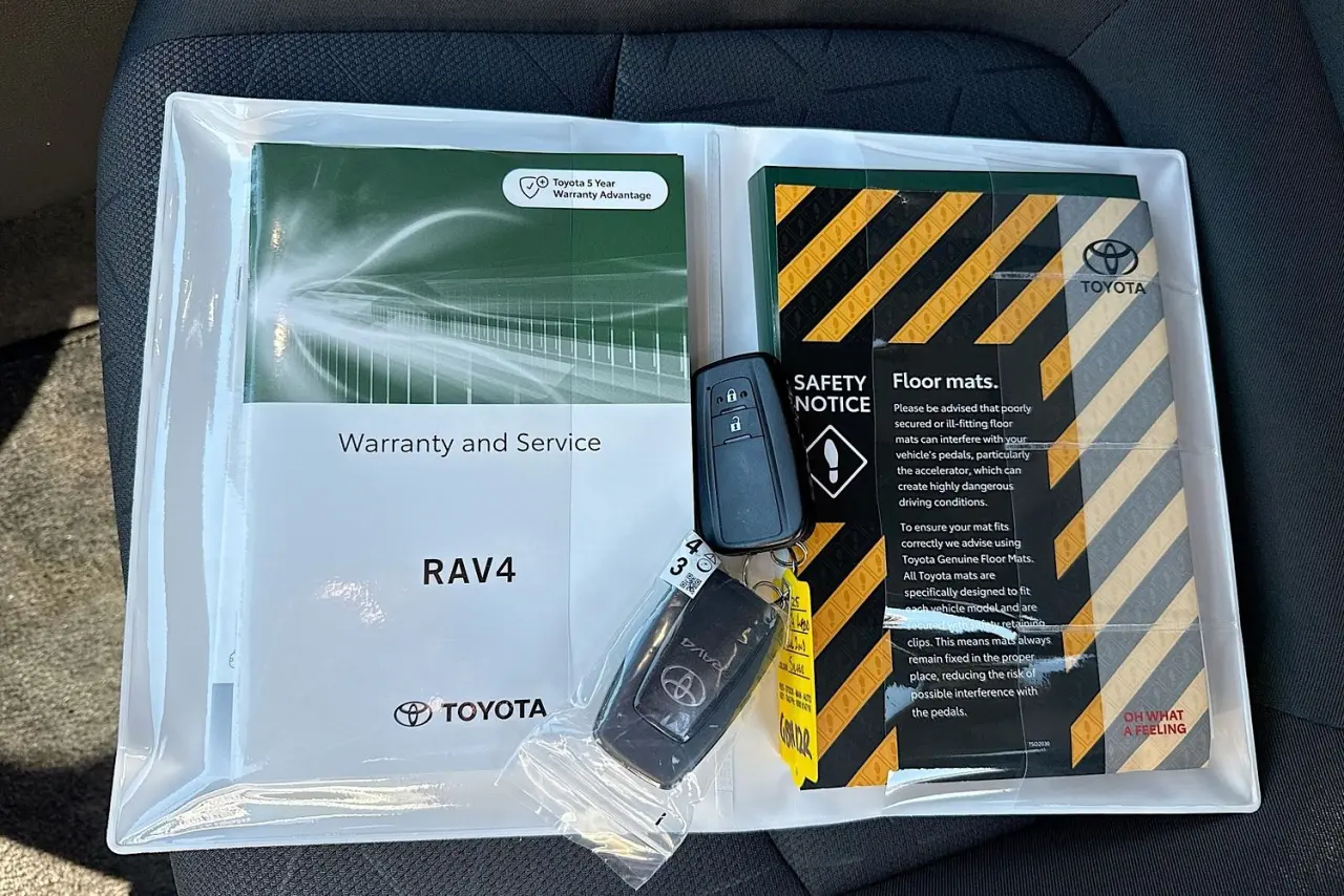2025 Toyota RAV4 Gallery Image 28