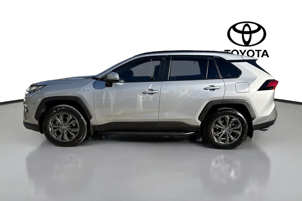 2025 Toyota RAV4 Gallery Image 5