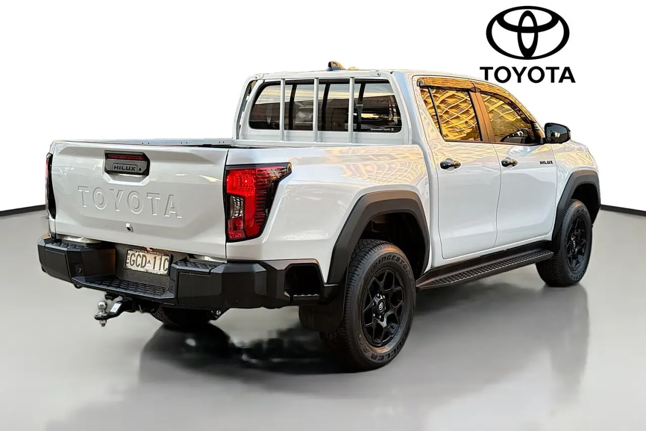 2025 Toyota Hilux Gallery Image 10