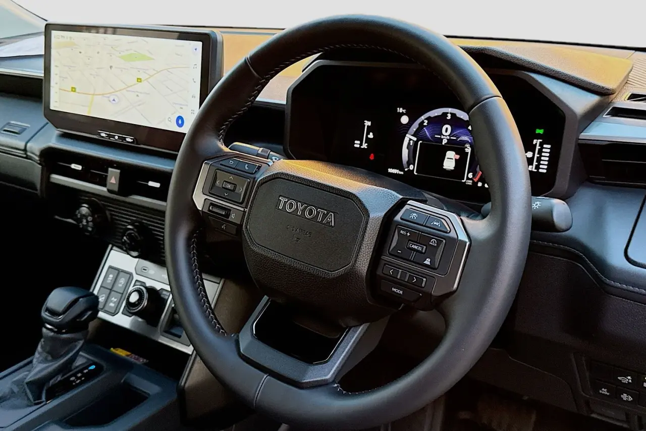 2025 Toyota Hilux Gallery Image 13